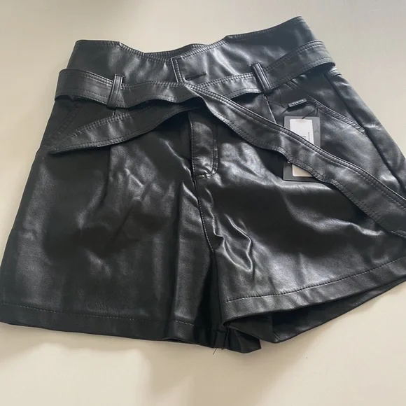 🔥🔥🔥Stunning high waist vegan leather shorts🔥🔥 - Picture 7 of 8
